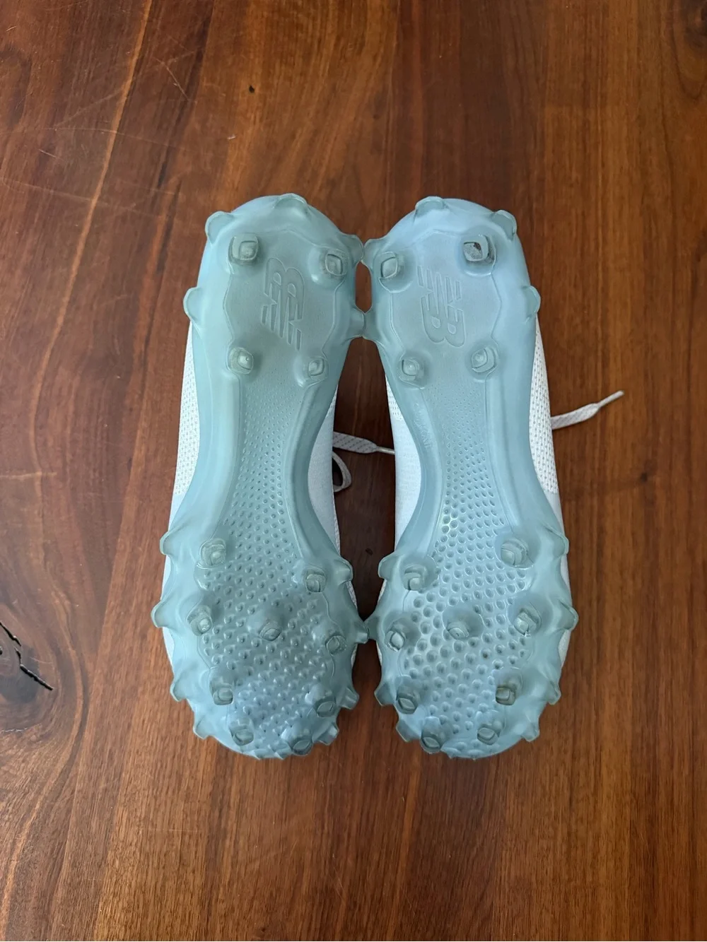 EUC Women’s New Balance Freeze White Lacrosse Cleats - Size: W 8.